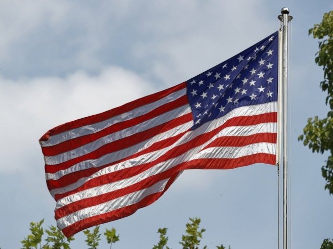Америчка застава (Фото: EPA-EFE/ALEX PLAVEVSKI/илустрација) - 