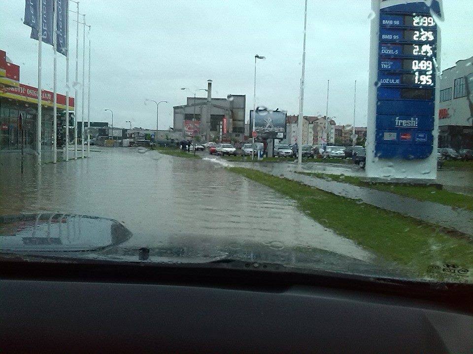 Поплаве у Бијељини (фото: Мирослав Мики Благојевић / Facebook)