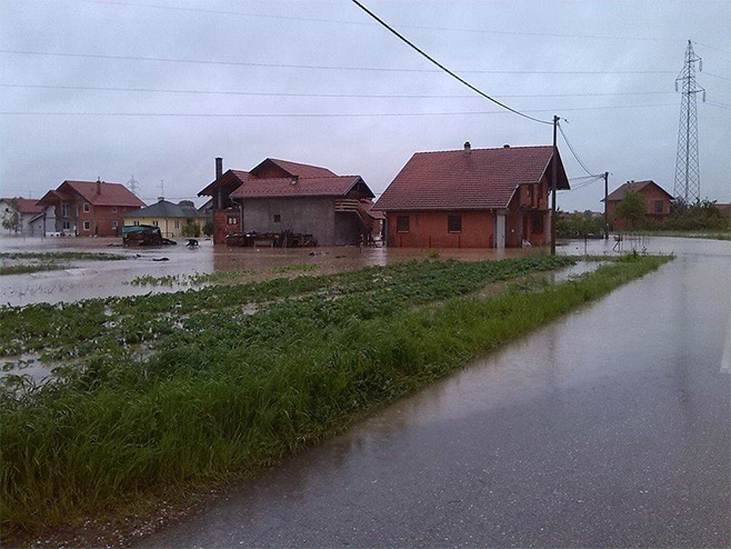 Поплаве у Бијељини (фото: Мирослав Мики Благојевић / Facebook) - 