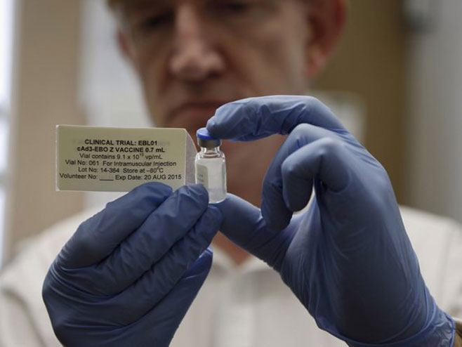 Вакцина против еболе - Фото: REUTERS