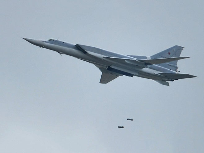 Руски стратешки бомбардери Ту-22М3 (Фото: Sputnik/Владимир Астапкович) - 