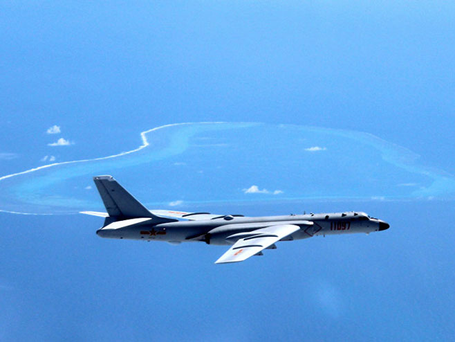 Кинески бомбардер   (Фото:AP Photo/ Xinhua) - 