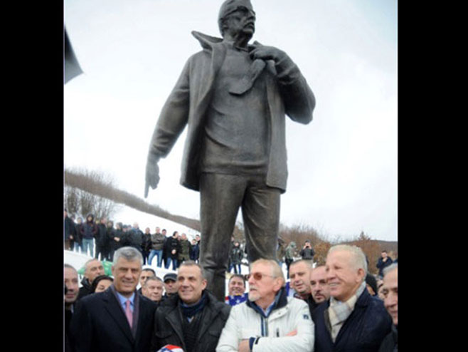Споменик Вилијаму Вокеру - Фото: Novosti.rs