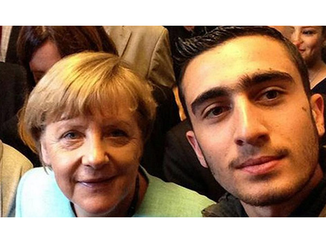 Moдамани тужио "Фејсбук" због употребе селфија са Меркеловом за лажне вијести (Фото: Anas Modamani) - 