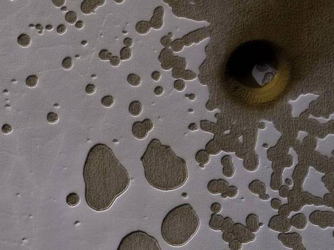 Рупа на Марсу - Фото: Screenshot