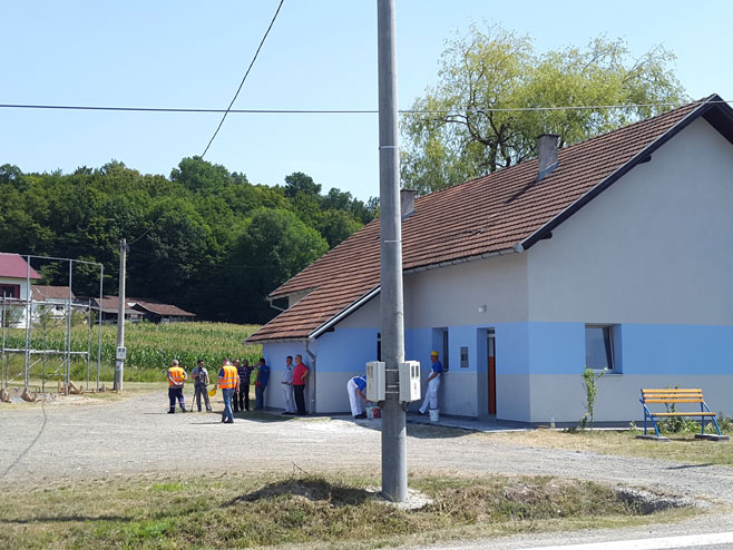 ЕФТ донирао 70.000 КМ за санацију школе у Љебу - Фото: СРНА