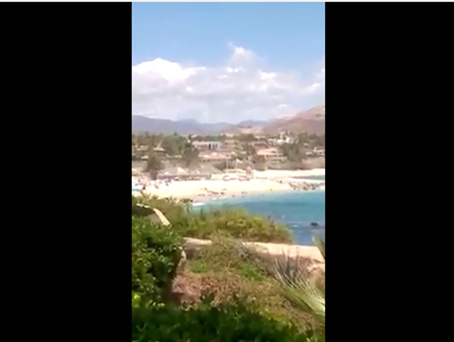 Мушкарац пусао по плажиу Мексику, троје мртвих - Фото: Screenshot/YouTube