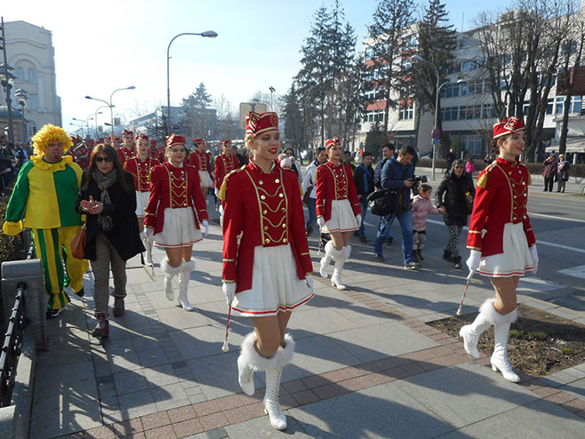 Мажореткиње из Херцег Новог продефиловале Бањалуком - Фото: СРНА