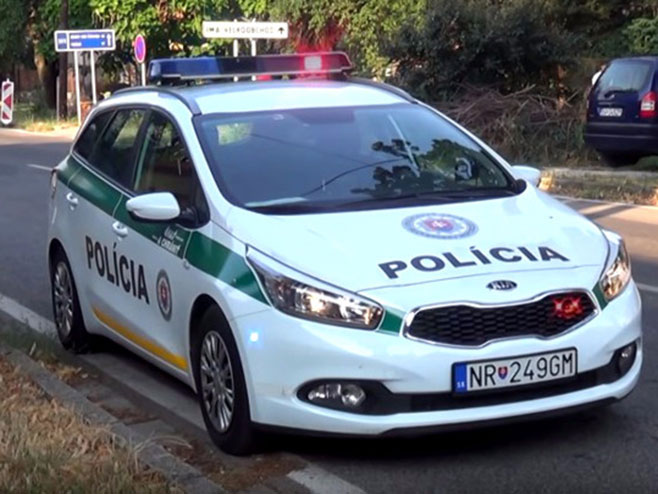 Словачка полиција (Фото: http://pink.rs) - 