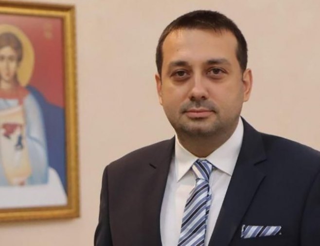 Петровић: Најбоље да се Благојевић кандидује на изборима и на дјелу покаже своју политичку генијалност