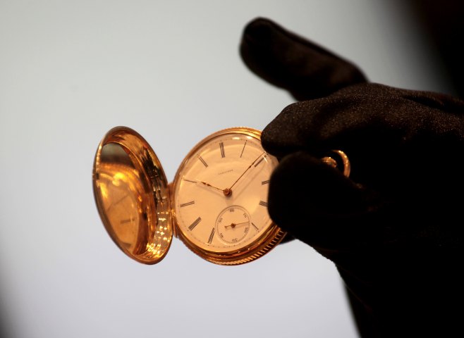 Џепни сат (Фото: EPA/PIYAL ADHIKARY/илустрација) - 
